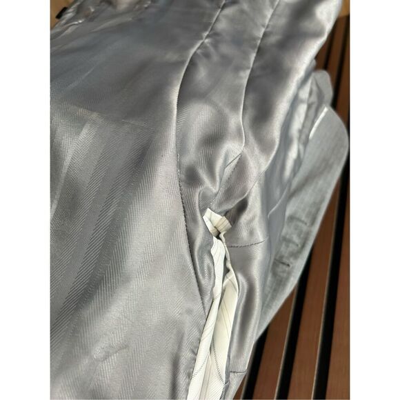 The limited gray and pink striped blazer work attire office wear size 4 - Picture 5 of 9